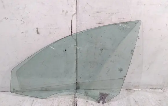 Mercedes-Benz CLA C117 X117 W117 Front door window glass four-door