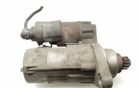Volkswagen Golf V Starter motor 0AM911023D