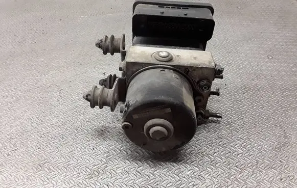 Volkswagen Golf V ABS Pump 1K0907379K 1K0614517H