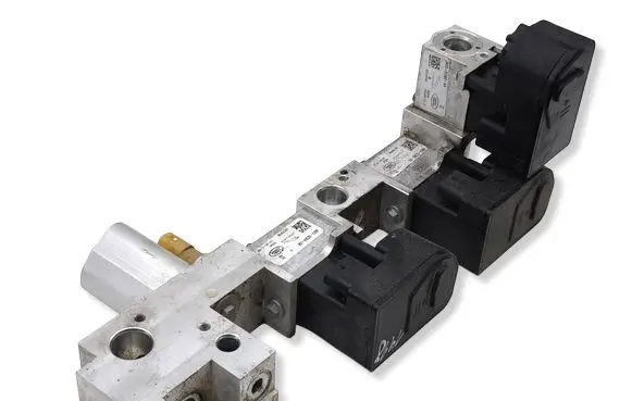 Jaguar I-Pace Air conditioning (A/C) expansion valve J9D36C584AA J9D36C582BA J9D38D308AA