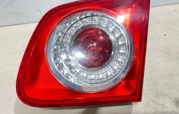 Volkswagen PASSAT B6 Tailgate rear/tail lights 1K5945094