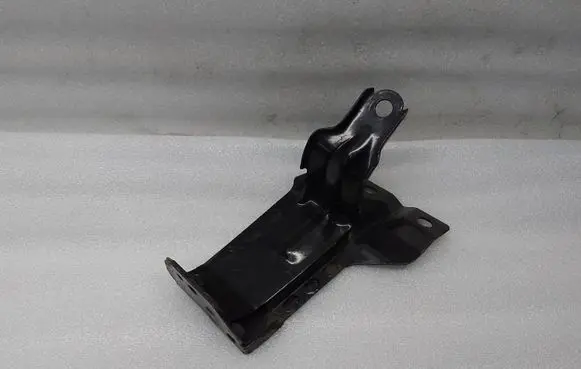 Radiator mount bracket