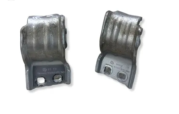 Volkswagen PASSAT B7 Tailgate/trunk/boot hinge 3C9827302D 3C9827301D
