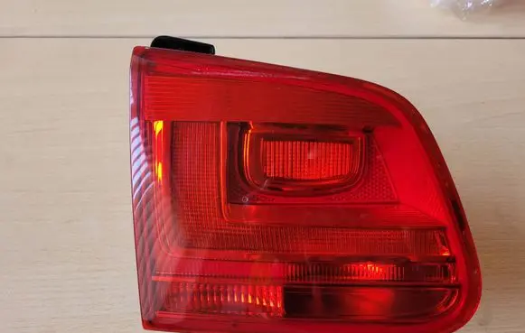 Volkswagen Tiguan Tailgate rear/tail lights 178957