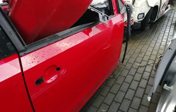 Door (2 Door Coupe)