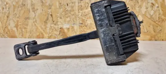 BMW 7 E65 E66 Front door check strap stopper 7176804