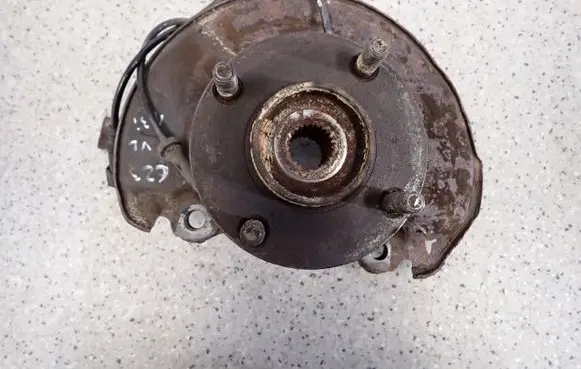 Mitsubishi Colt Front wheel hub spindle knuckle 