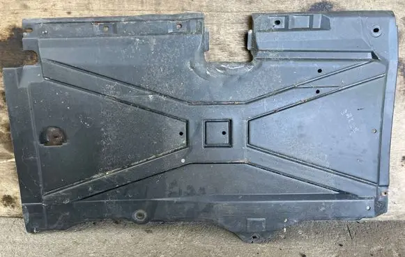 BMW 5 E39 Other under body part 8158060D