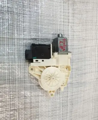 Alfa Romeo Giulia Front door window regulator motor