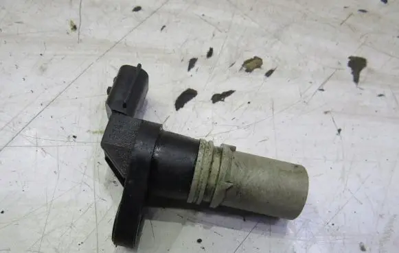 Dacia Sandero Crankshaft position sensor 237312921R