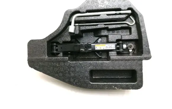 Mitsubishi Lancer Evolution Tool set 7646A100