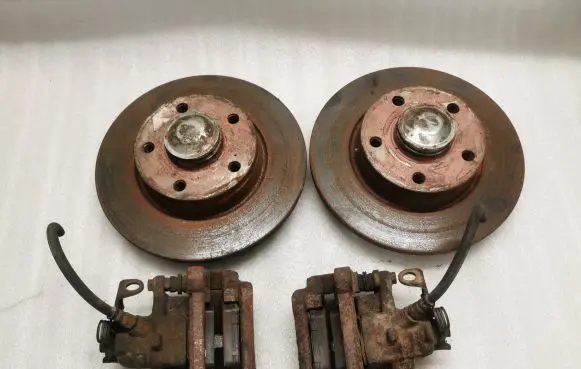 Opel Vivaro Brake discs and calipers set 