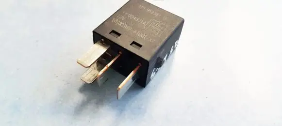 Mitsubishi Space Star Other relay MB953382