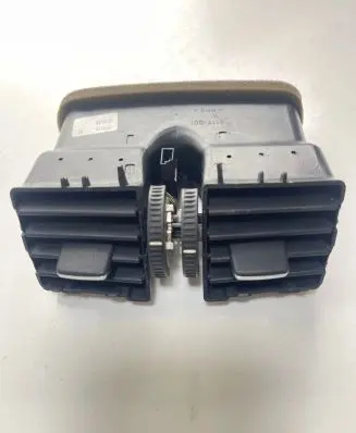 BMW 3 E90 E91 Rear air vent grill 7210639 020908