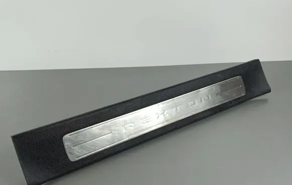 SsangYong Rexton Front sill trim cover 7727136000