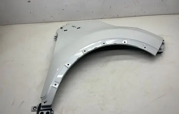 Renault Captur Fender 631002106R