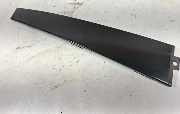 Volkswagen PASSAT B5 Rear door glass trim molding 3B0839901
