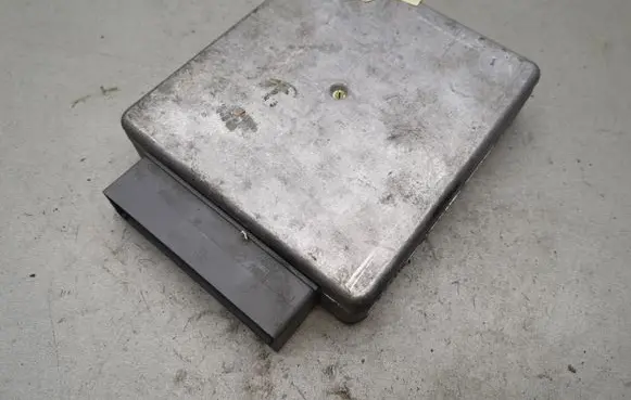 Mazda 626 Engine control unit/module F7FF12A650BD