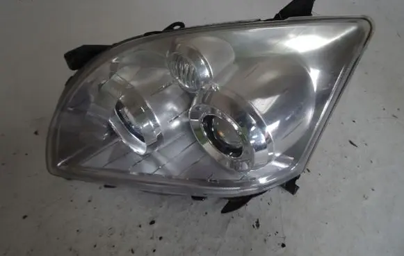 Toyota Avensis T250 Headlight/headlamp