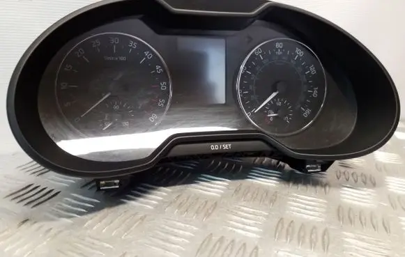 Speedometer (instrument cluster)