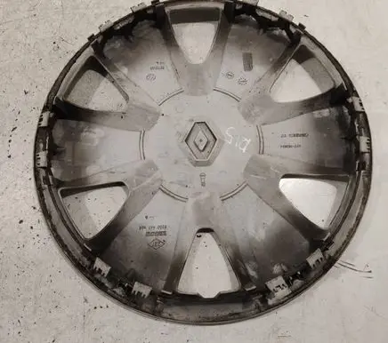 Renault Megane II R15 wheel hub/cap/trim 8200447464