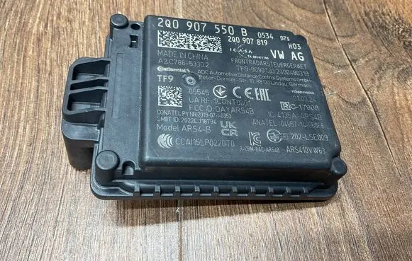 Volkswagen PASSAT B8 Distronic sensor radar 2Q0907550B 2Q0907819