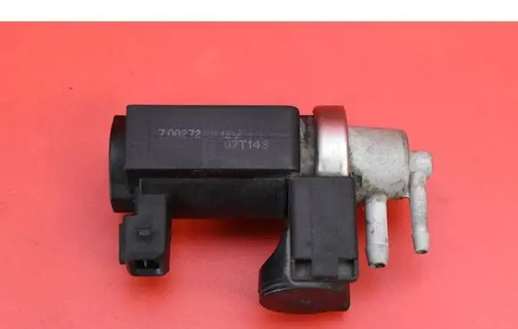 Hyundai i40 Vacuum valve 70027200