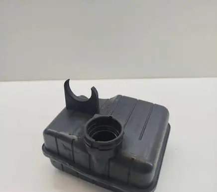 BMW 5 F10 F11 Intake resonator 8512249