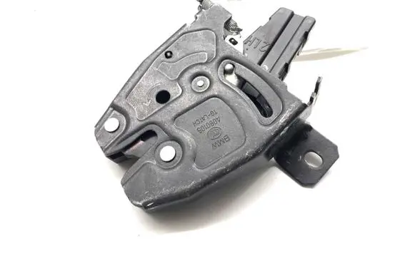 BMW X5 G05 Tailgate exterior lock 7461674