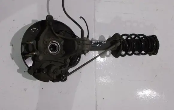 Volkswagen PASSAT B7 Front wheel hub spindle knuckle
