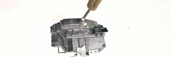 Nissan Pulsar Rear door lock