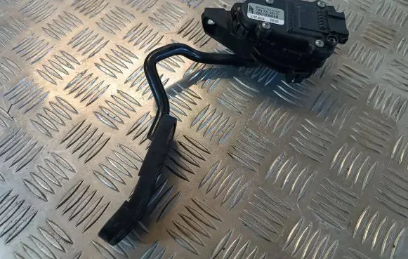 Volkswagen Sharan Accelerator throttle pedal 7M3721603D YM219F836AB 6PV00777003