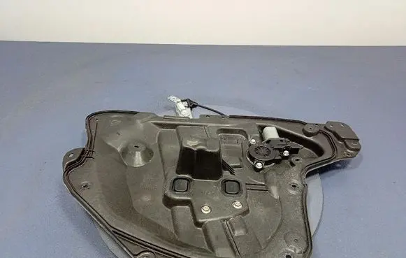 Mazda 3 II Front door window regulator with motor BHS25997X