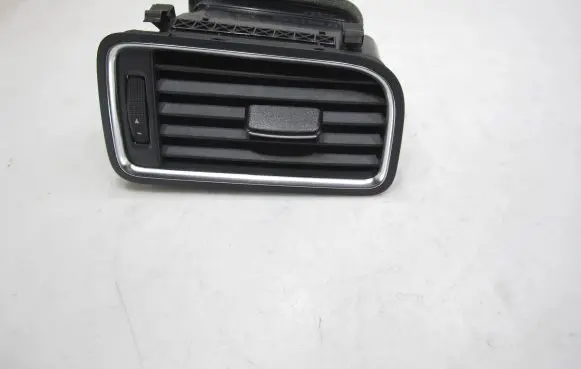 Volkswagen Jetta VI Dash center air vent grill 5C6819704 3MPX0271