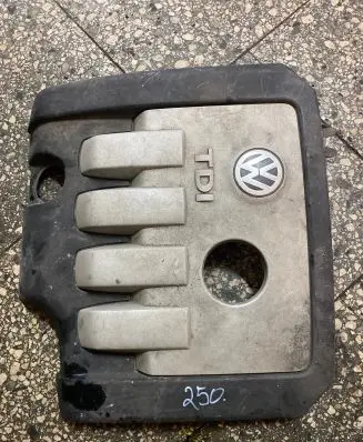 Volkswagen Golf IV Engine cover (trim) 03G103925