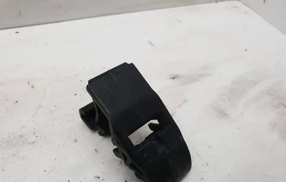 BMW 3 E36 Radiator mount bracket 1711 8723341