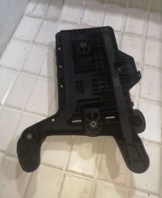Volkswagen PASSAT B6 Battery box tray 1K0915333C 1K0915333