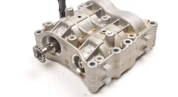 Volvo XC90 Oil pump 32298500