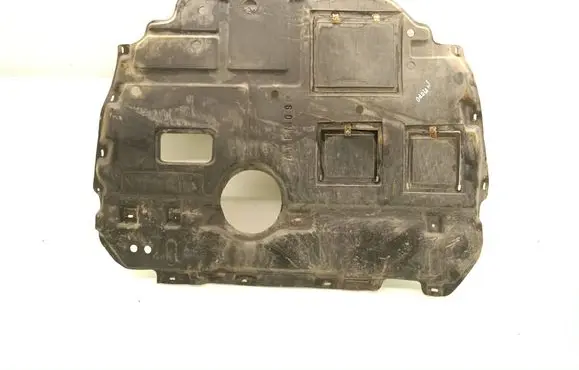 Toyota Avensis T270 Engine splash shield/under tray 
