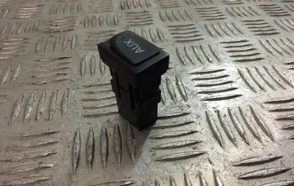 Lexus LS 460 - 600H AUX in-socket connector 86190-53010