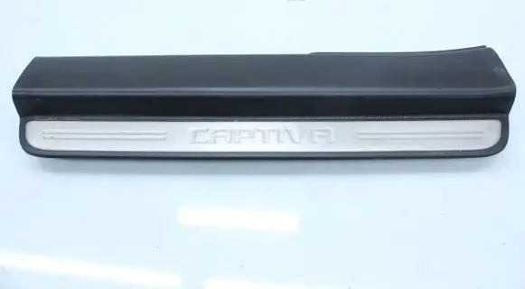 Chevrolet Captiva Front sill trim cover 20832149