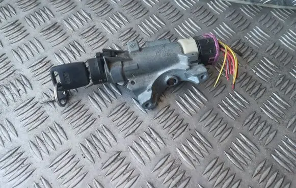 Audi A4 S4 B5 8D Ignition lock 4D0905851E