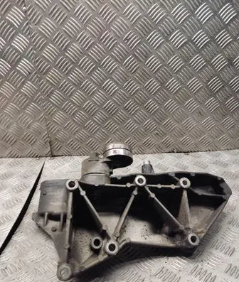 Nissan Primera Generator/alternator bracket 8200183234