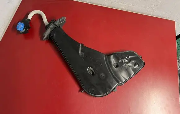 BMW X3 G01 Windshield washer fluid reservoir/tank 7399029 61667399029