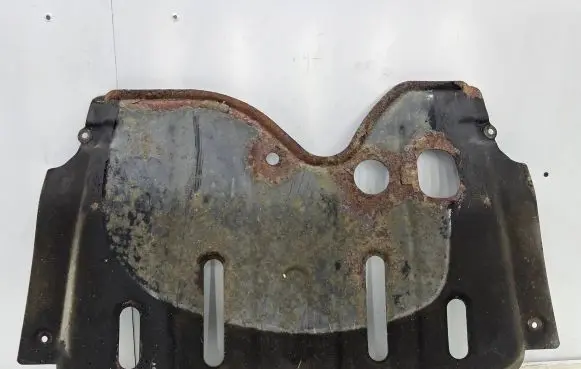 Renault Sandero I Engine splash shield/under tray