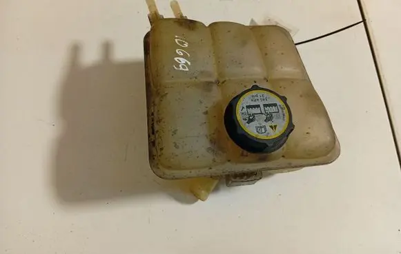 Coolant expansion tank/reservoir