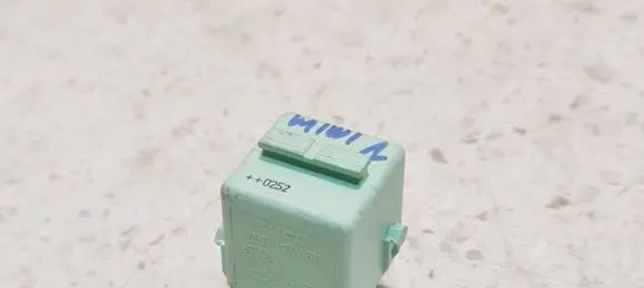 Mini One - Cooper R50 - 53 Other relay V23134K59X312 8373700 6136