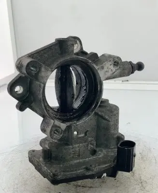 Opel Insignia A Throttle valve 50329302