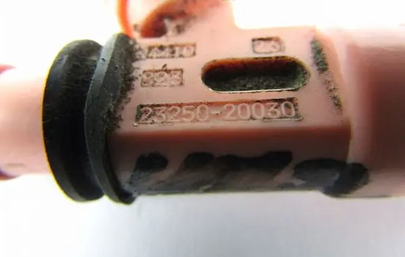 Lexus RX 330 - 350 - 400H Fuel injector 2325020030