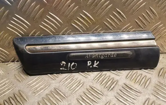 Mercedes-Benz E W210 Fender grill 2106900182